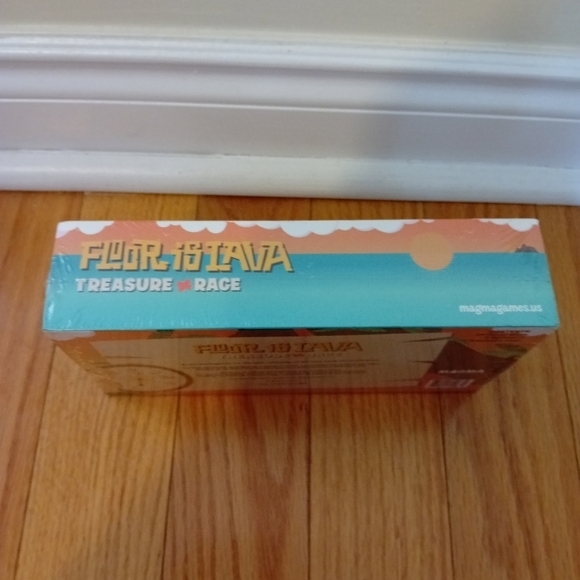 New BNIB Sealed The Floor  Is Lava Treasure Race Interactive Board Game Kids - Picture 6 of 9